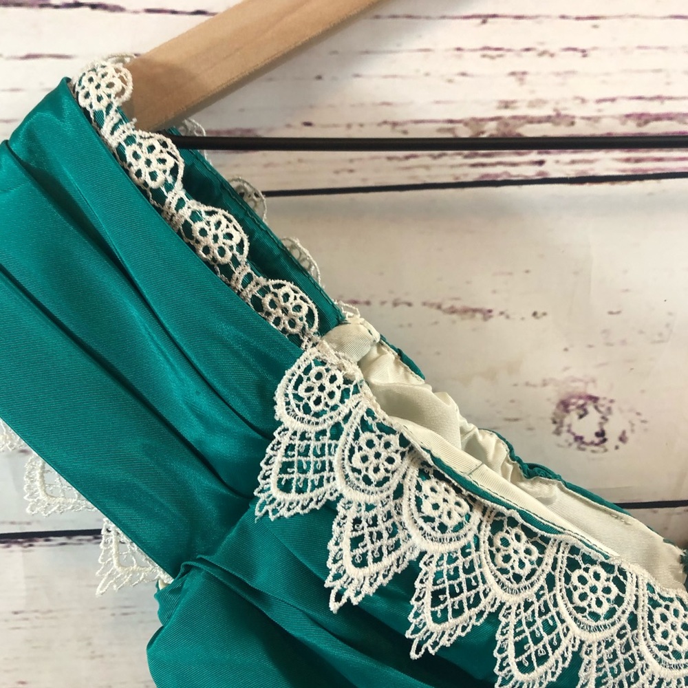 Vintage Prom Dress 1980’s, Emerald Green - Picture 4 of 5